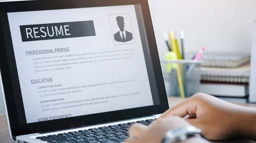 Best Resume Builders of 2026: Top Platforms for Clean, Minimalist Resume Design